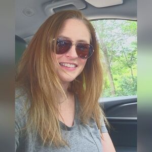 Meet your Posher, Noelle